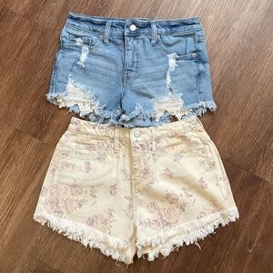 Mossimo Supply Co. Light Blue Distressed Denim & Cream Floral Fringe Shorts Set